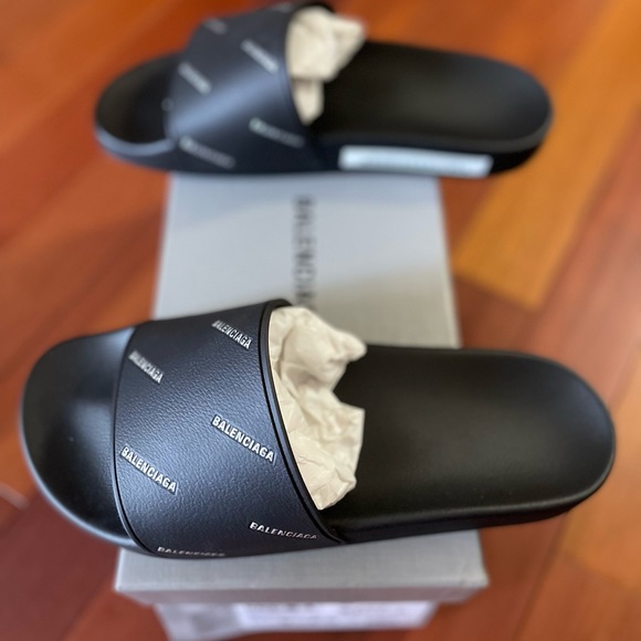 Balenciega Slides Made in Italy - Picture 2 of 6